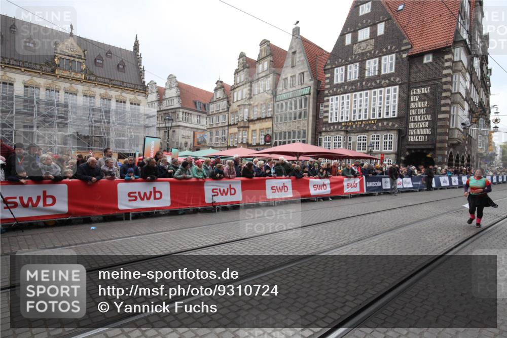 05.10.2025 - 20. swb-Marathon Bremen Yannick Fuchs http://msf.ph/oto/9310724 05.10.2025 11:24:00 Ziel 10774 meine-sportfotos.de