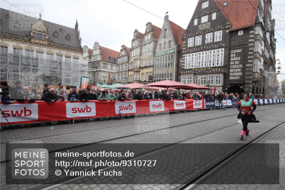 05.10.2025 - 20. swb-Marathon Bremen Yannick Fuchs http://msf.ph/oto/9310727 05.10.2025 11:24:01 Ziel 10774 meine-sportfotos.de