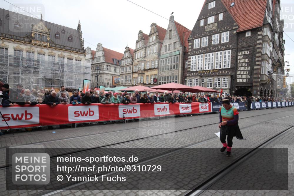 05.10.2025 - 20. swb-Marathon Bremen Yannick Fuchs http://msf.ph/oto/9310729 05.10.2025 11:24:02 Ziel 10774 meine-sportfotos.de