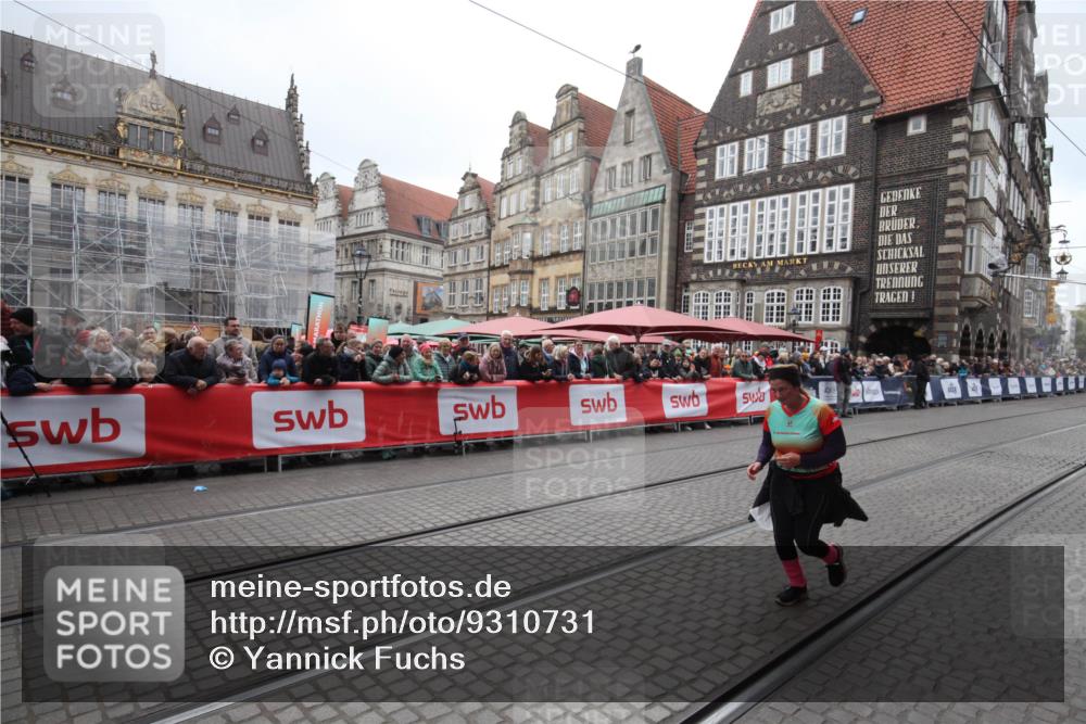 05.10.2025 - 20. swb-Marathon Bremen Yannick Fuchs http://msf.ph/oto/9310731 05.10.2025 11:24:03 Ziel 10774 meine-sportfotos.de