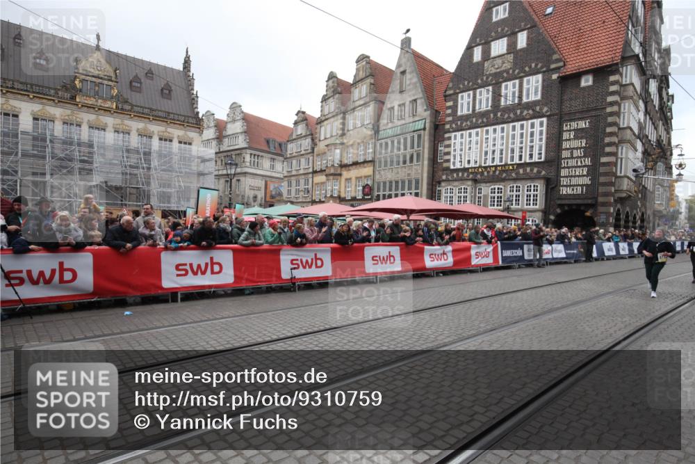 05.10.2025 - 20. swb-Marathon Bremen Yannick Fuchs http://msf.ph/oto/9310759 05.10.2025 11:24:19 Ziel 9733 meine-sportfotos.de