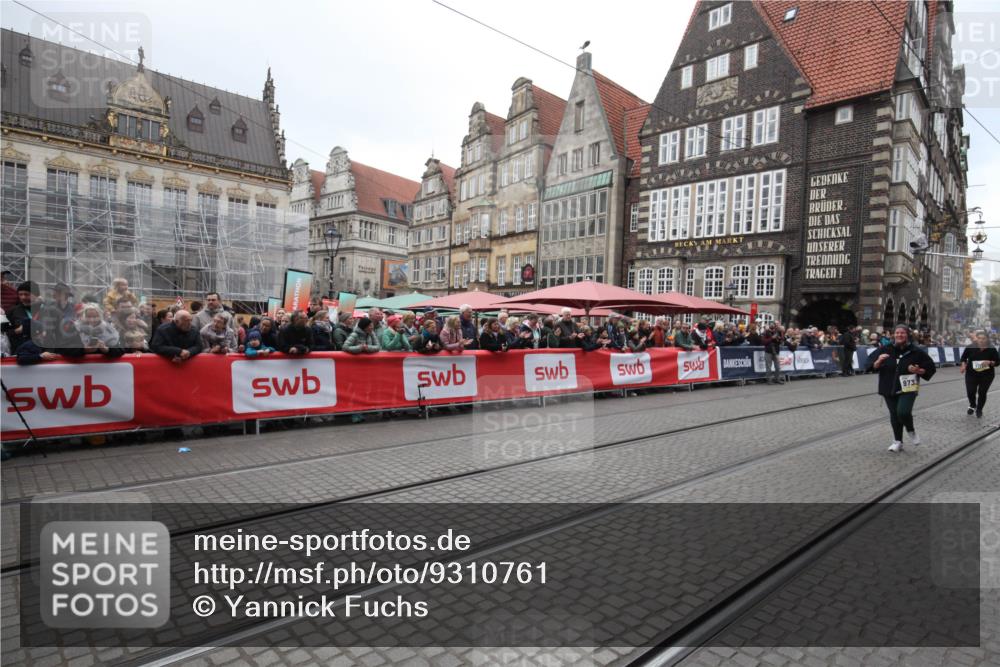 05.10.2025 - 20. swb-Marathon Bremen Yannick Fuchs http://msf.ph/oto/9310761 05.10.2025 11:24:21 Ziel 9733, 11190 meine-sportfotos.de