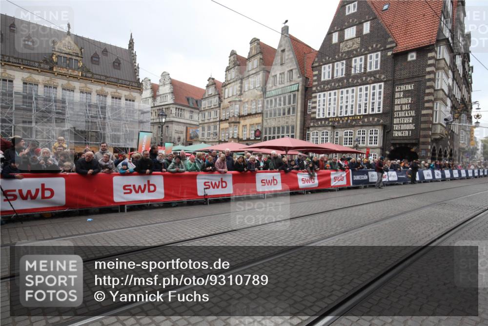05.10.2025 - 20. swb-Marathon Bremen Yannick Fuchs http://msf.ph/oto/9310789 05.10.2025 11:24:35 Ziel  meine-sportfotos.de