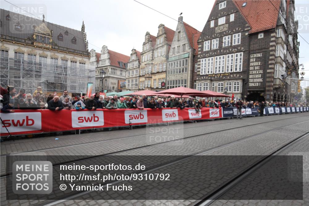 05.10.2025 - 20. swb-Marathon Bremen Yannick Fuchs http://msf.ph/oto/9310792 05.10.2025 11:24:36 Ziel  meine-sportfotos.de