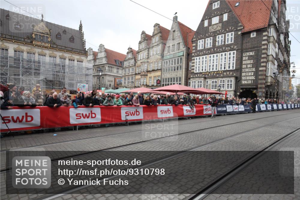 05.10.2025 - 20. swb-Marathon Bremen Yannick Fuchs http://msf.ph/oto/9310798 05.10.2025 11:24:40 Ziel  meine-sportfotos.de