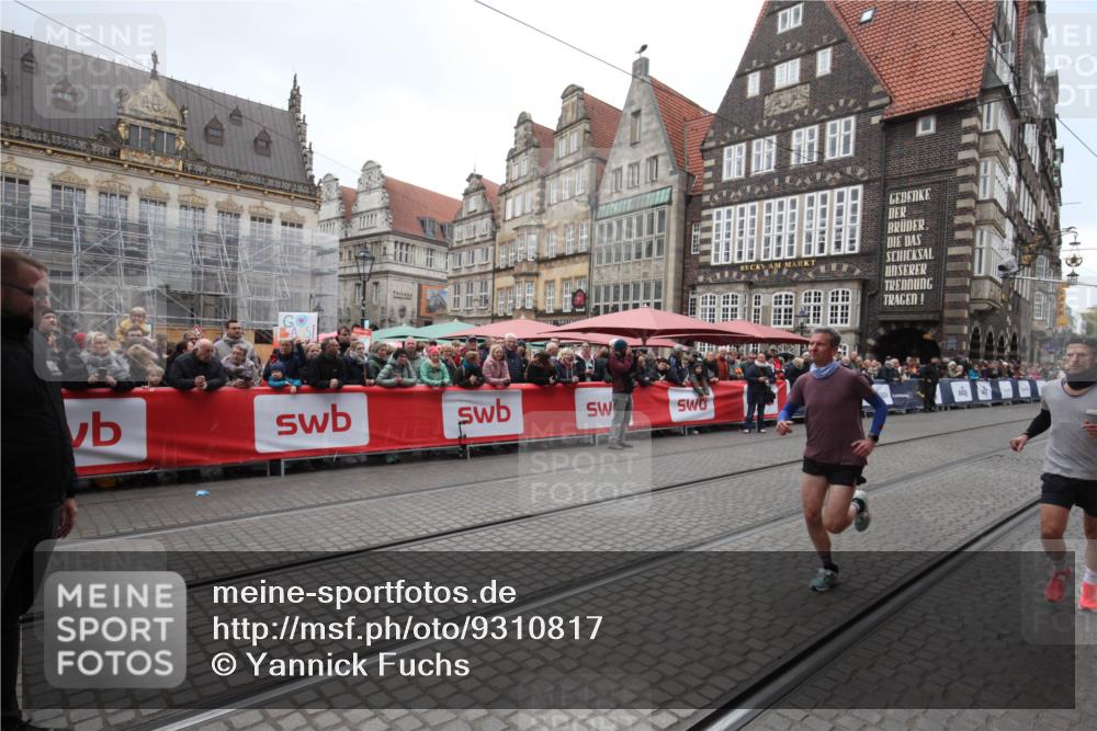 05.10.2025 - 20. swb-Marathon Bremen Yannick Fuchs http://msf.ph/oto/9310817 05.10.2025 11:24:48 Ziel  meine-sportfotos.de