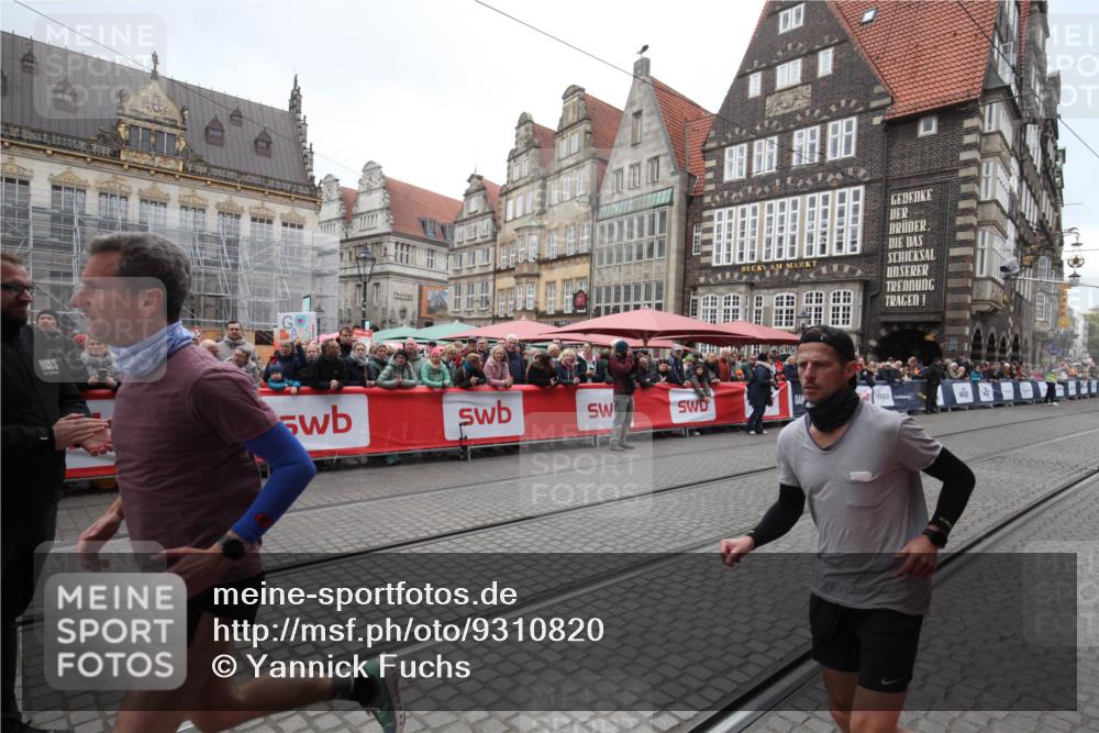 05.10.2025 - 20. swb-Marathon Bremen Yannick Fuchs http://msf.ph/oto/9310820 05.10.2025 11:24:49 Ziel  meine-sportfotos.de