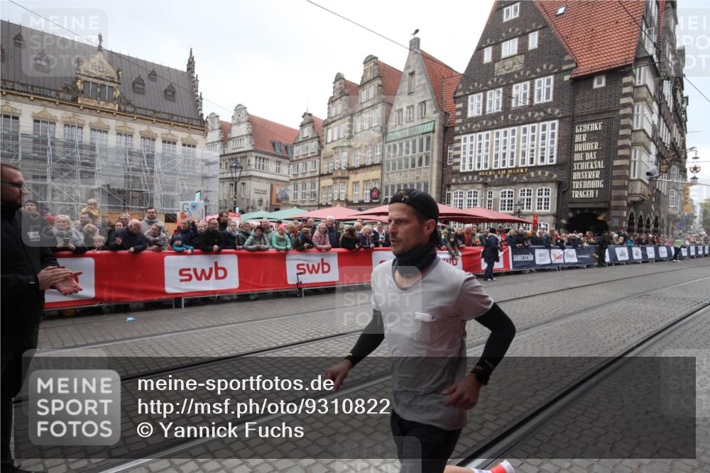 05.10.2025 - 20. swb-Marathon Bremen Yannick Fuchs http://msf.ph/oto/9310822 05.10.2025 11:24:49 Ziel  meine-sportfotos.de