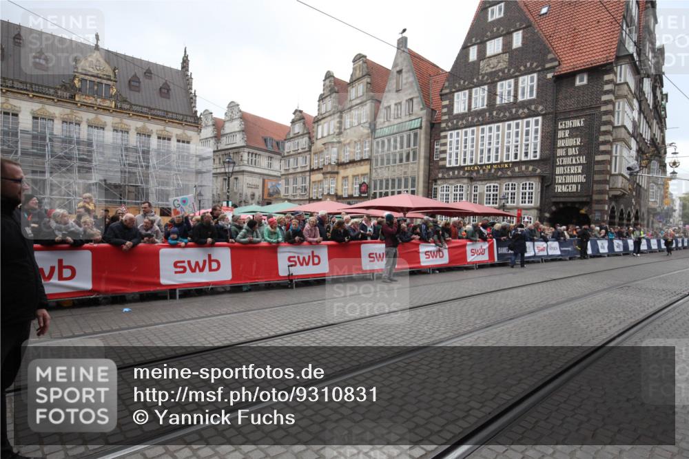 05.10.2025 - 20. swb-Marathon Bremen Yannick Fuchs http://msf.ph/oto/9310831 05.10.2025 11:24:53 Ziel  meine-sportfotos.de