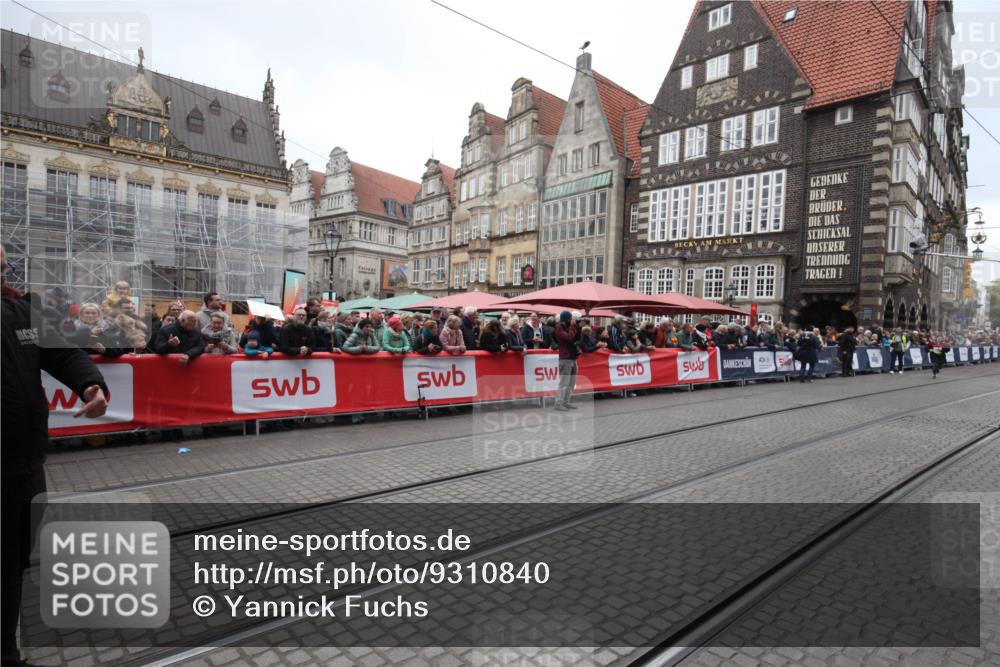 05.10.2025 - 20. swb-Marathon Bremen Yannick Fuchs http://msf.ph/oto/9310840 05.10.2025 11:24:55 Ziel  meine-sportfotos.de