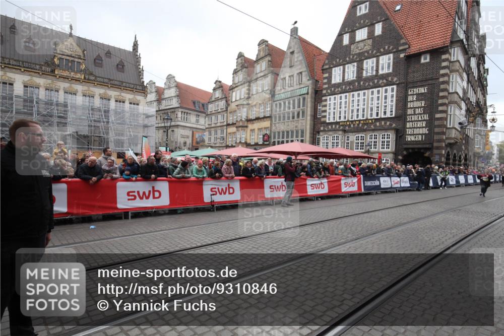 05.10.2025 - 20. swb-Marathon Bremen Yannick Fuchs http://msf.ph/oto/9310846 05.10.2025 11:24:57 Ziel  meine-sportfotos.de