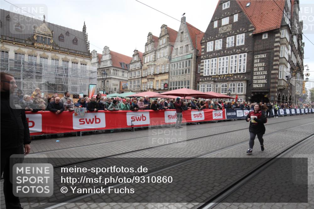 05.10.2025 - 20. swb-Marathon Bremen Yannick Fuchs http://msf.ph/oto/9310860 05.10.2025 11:25:02 Ziel 10096, 10133 meine-sportfotos.de