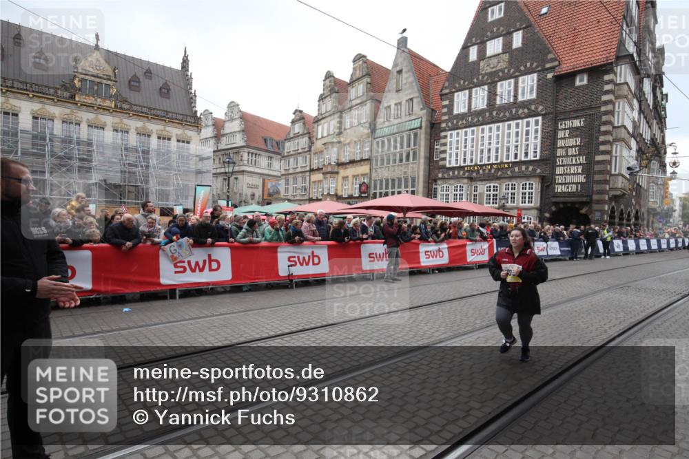 05.10.2025 - 20. swb-Marathon Bremen Yannick Fuchs http://msf.ph/oto/9310862 05.10.2025 11:25:03 Ziel 10096, 10133 meine-sportfotos.de