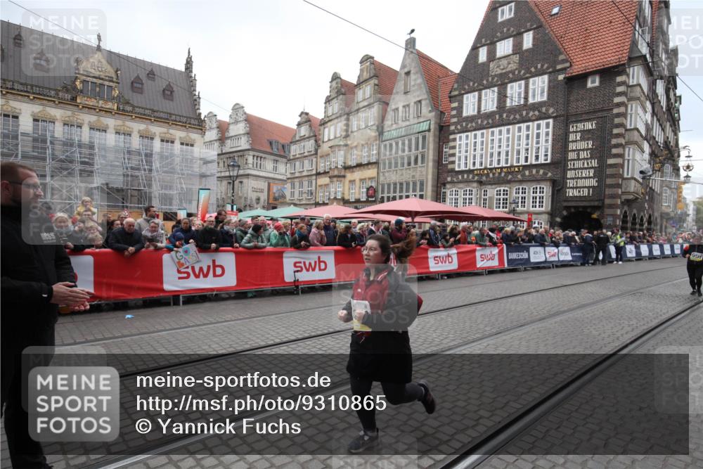 05.10.2025 - 20. swb-Marathon Bremen Yannick Fuchs http://msf.ph/oto/9310865 05.10.2025 11:25:04 Ziel 10096, 10133 meine-sportfotos.de