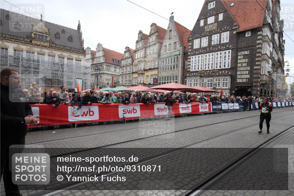 05.10.2025 - 20. swb-Marathon Bremen Yannick Fuchs http://msf.ph/oto/9310871 05.10.2025 11:25:05 Ziel 10096, 10133 meine-sportfotos.de
