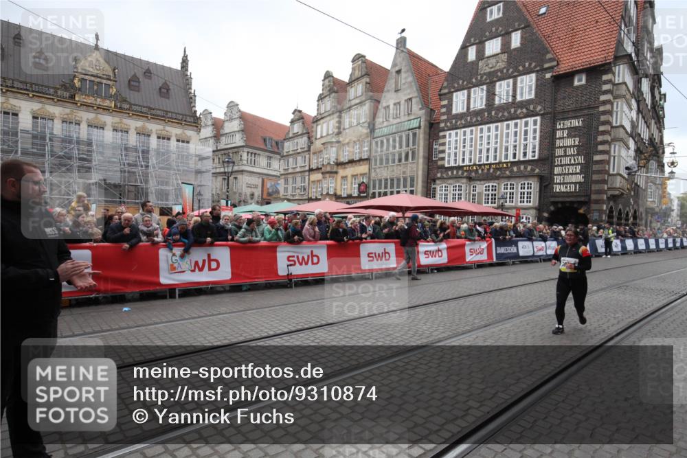 05.10.2025 - 20. swb-Marathon Bremen Yannick Fuchs http://msf.ph/oto/9310874 05.10.2025 11:25:06 Ziel 10133 meine-sportfotos.de