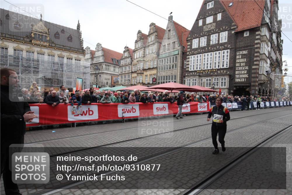 05.10.2025 - 20. swb-Marathon Bremen Yannick Fuchs http://msf.ph/oto/9310877 05.10.2025 11:25:07 Ziel 10133 meine-sportfotos.de