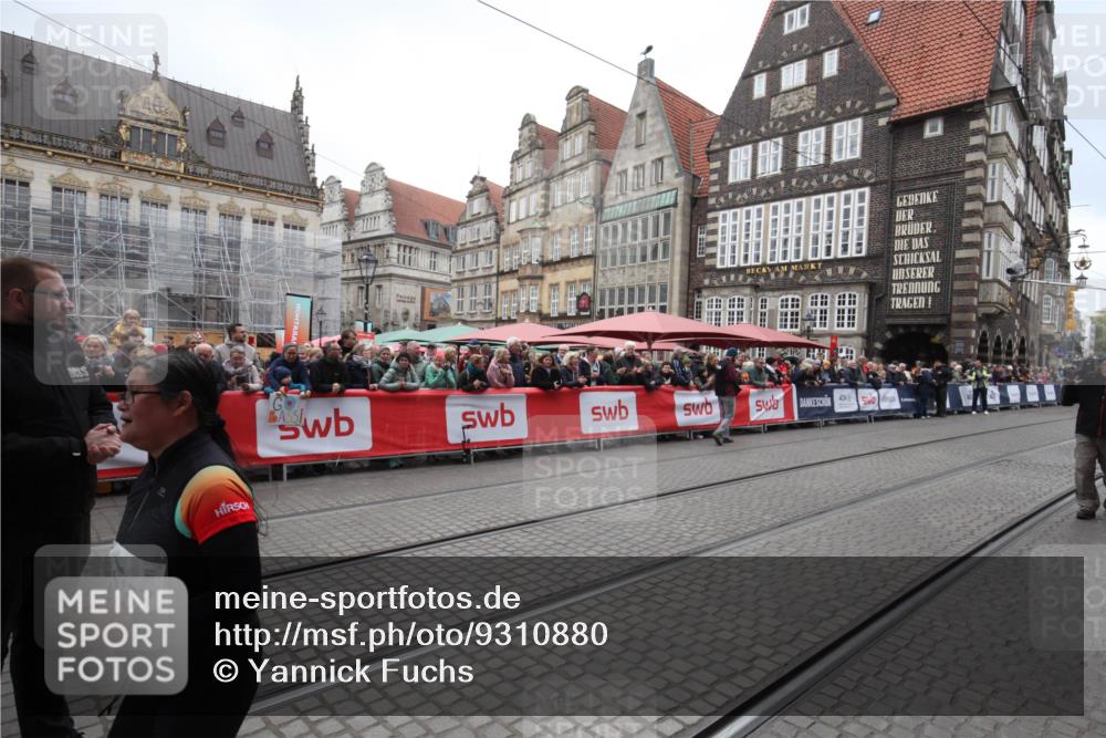 05.10.2025 - 20. swb-Marathon Bremen Yannick Fuchs http://msf.ph/oto/9310880 05.10.2025 11:25:08 Ziel 10133 meine-sportfotos.de