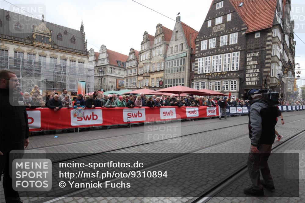 05.10.2025 - 20. swb-Marathon Bremen Yannick Fuchs http://msf.ph/oto/9310894 05.10.2025 11:25:12 Ziel  meine-sportfotos.de