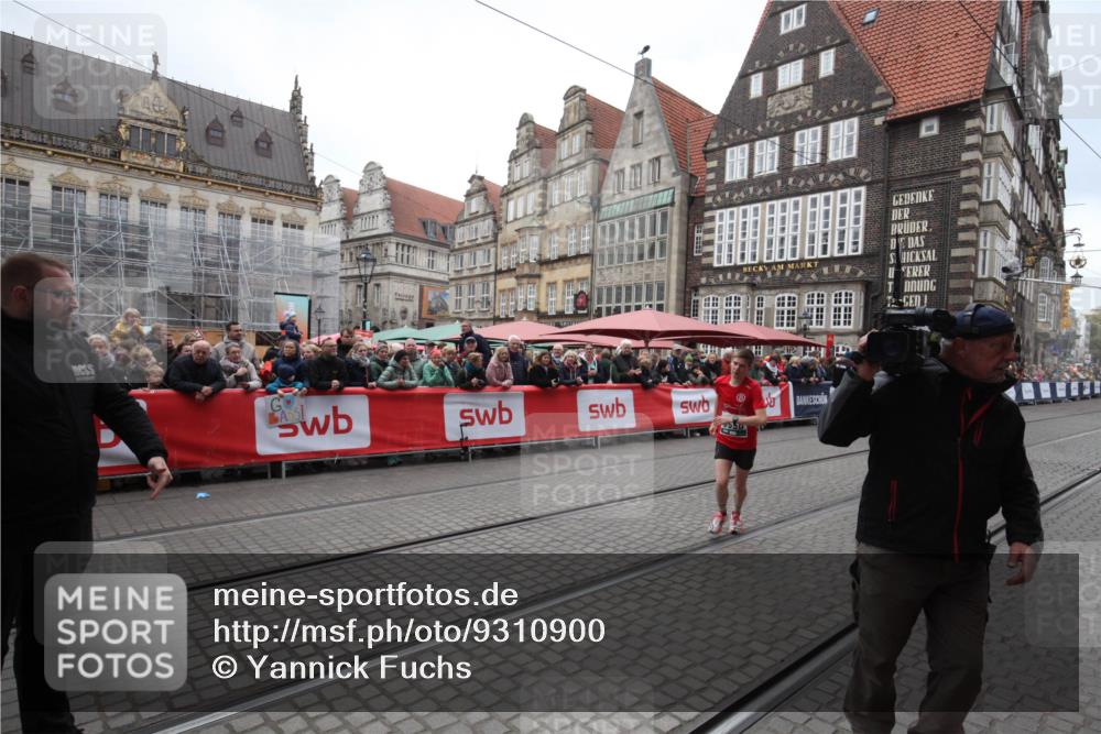 05.10.2025 - 20. swb-Marathon Bremen Yannick Fuchs http://msf.ph/oto/9310900 05.10.2025 11:25:14 Ziel  meine-sportfotos.de