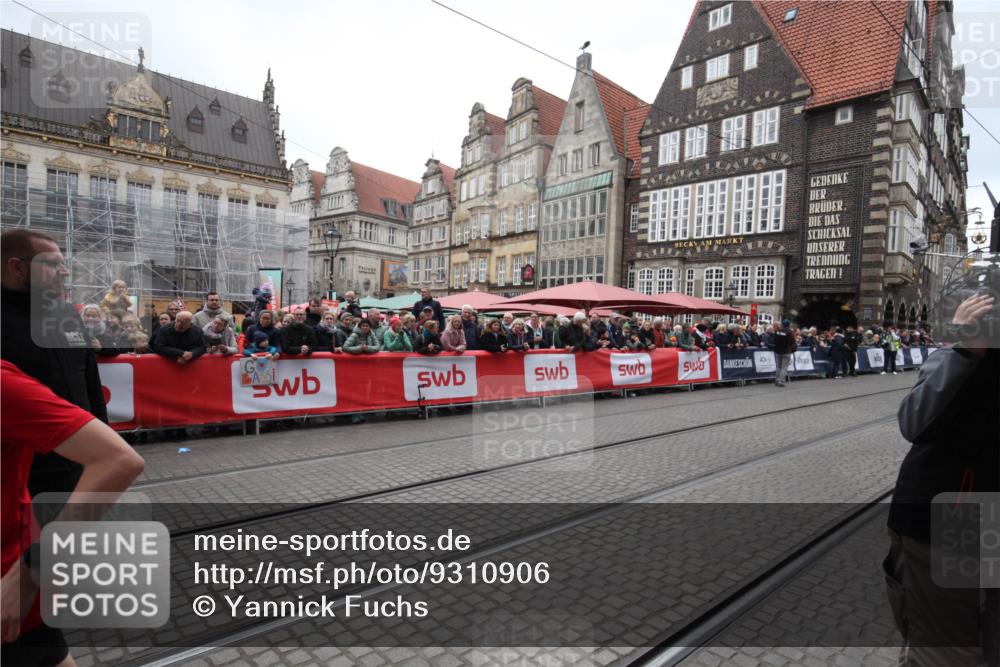 05.10.2025 - 20. swb-Marathon Bremen Yannick Fuchs http://msf.ph/oto/9310906 05.10.2025 11:25:16 Ziel  meine-sportfotos.de