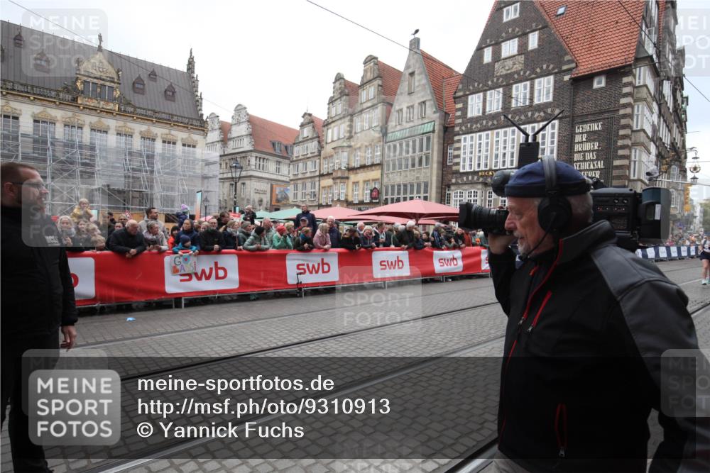 05.10.2025 - 20. swb-Marathon Bremen Yannick Fuchs http://msf.ph/oto/9310913 05.10.2025 11:25:18 Ziel 9763 meine-sportfotos.de