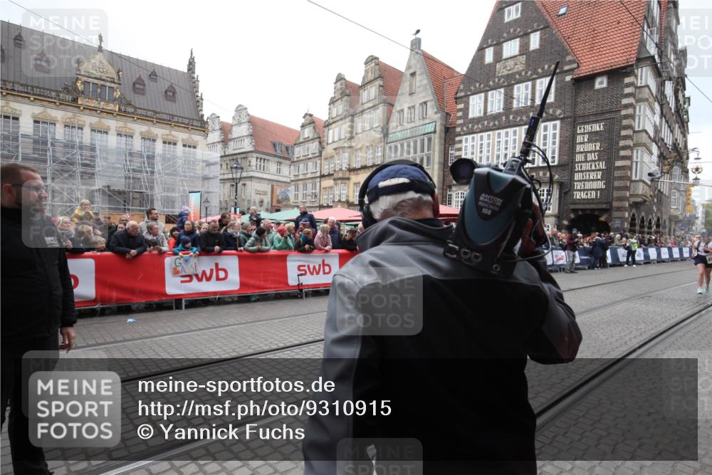 05.10.2025 - 20. swb-Marathon Bremen Yannick Fuchs http://msf.ph/oto/9310915 05.10.2025 11:25:18 Ziel 9763 meine-sportfotos.de