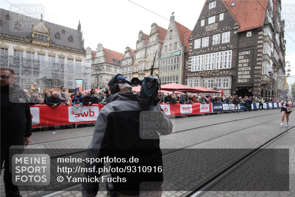 05.10.2025 - 20. swb-Marathon Bremen Yannick Fuchs http://msf.ph/oto/9310916 05.10.2025 11:25:19 Ziel 9763 meine-sportfotos.de