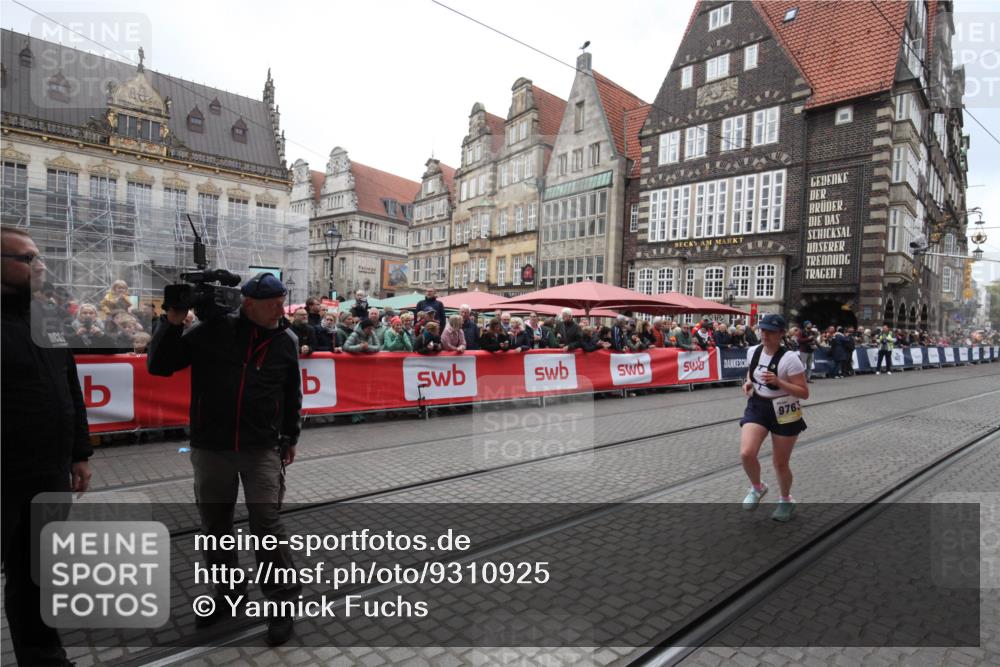 05.10.2025 - 20. swb-Marathon Bremen Yannick Fuchs http://msf.ph/oto/9310925 05.10.2025 11:25:21 Ziel 9763 meine-sportfotos.de