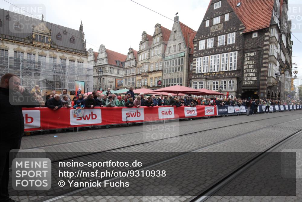 05.10.2025 - 20. swb-Marathon Bremen Yannick Fuchs http://msf.ph/oto/9310938 05.10.2025 11:25:24 Ziel  meine-sportfotos.de