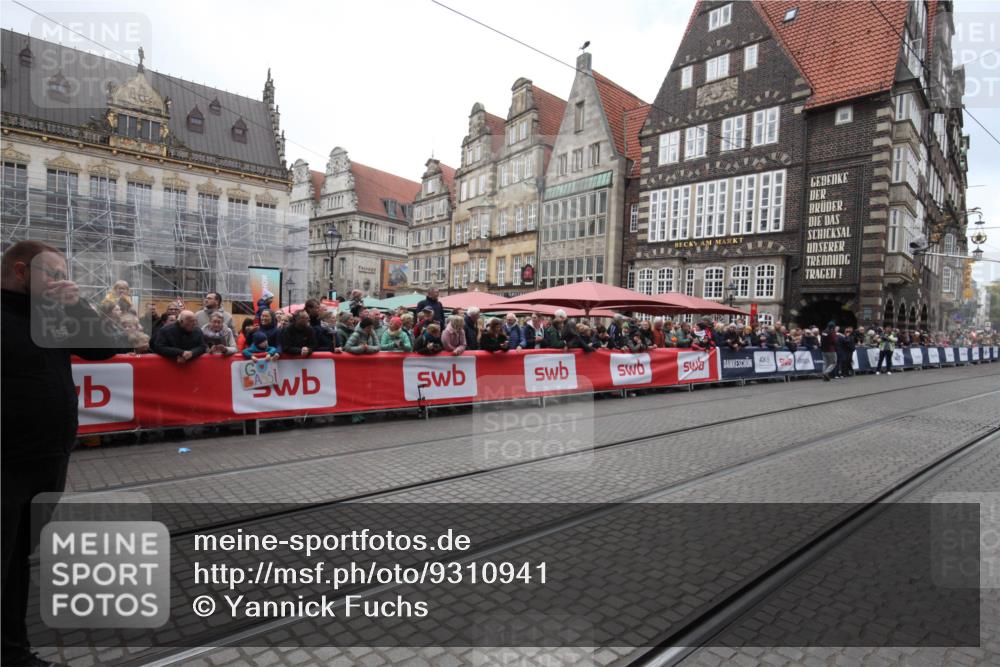 05.10.2025 - 20. swb-Marathon Bremen Yannick Fuchs http://msf.ph/oto/9310941 05.10.2025 11:25:25 Ziel  meine-sportfotos.de