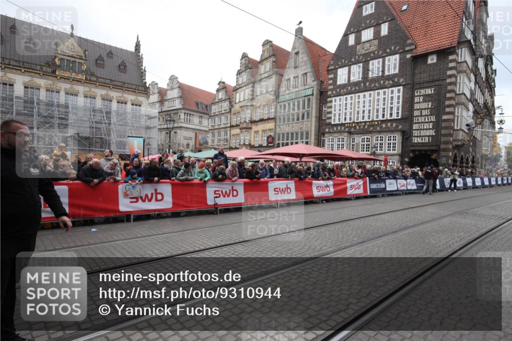05.10.2025 - 20. swb-Marathon Bremen Yannick Fuchs http://msf.ph/oto/9310944 05.10.2025 11:25:26 Ziel  meine-sportfotos.de