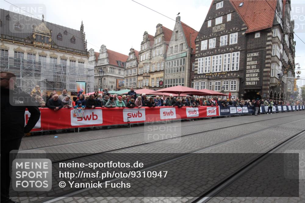 05.10.2025 - 20. swb-Marathon Bremen Yannick Fuchs http://msf.ph/oto/9310947 05.10.2025 11:25:27 Ziel  meine-sportfotos.de