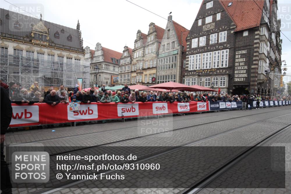 05.10.2025 - 20. swb-Marathon Bremen Yannick Fuchs http://msf.ph/oto/9310960 05.10.2025 11:25:30 Ziel  meine-sportfotos.de