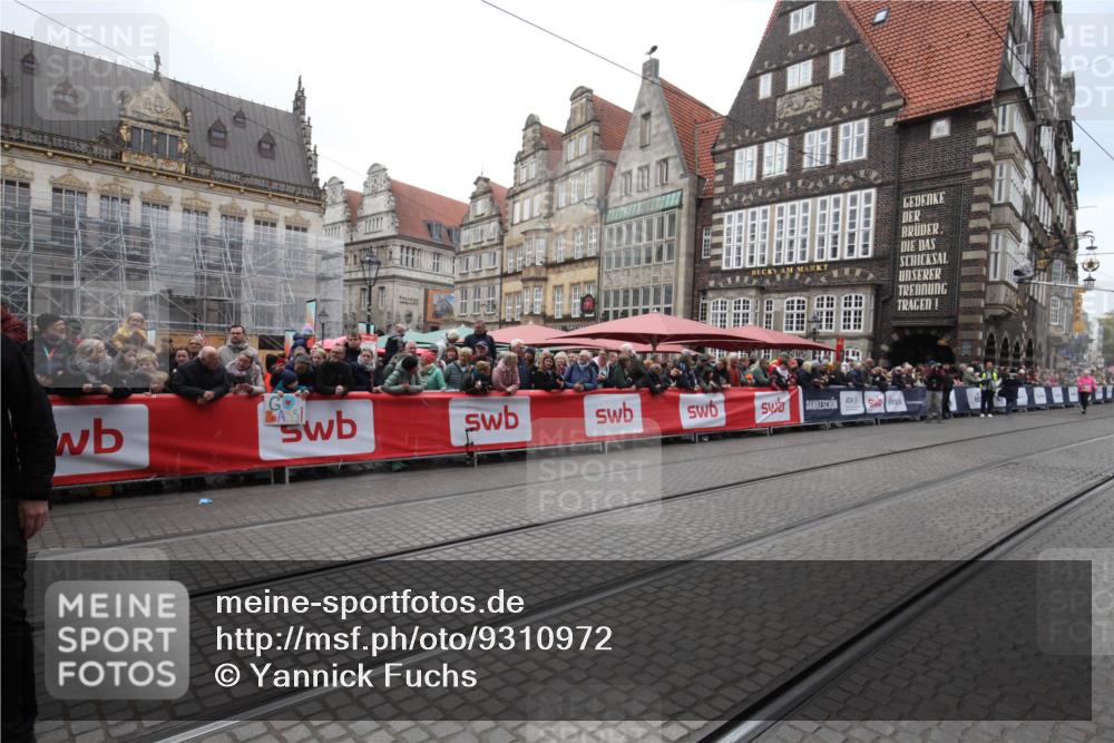 05.10.2025 - 20. swb-Marathon Bremen Yannick Fuchs http://msf.ph/oto/9310972 05.10.2025 11:25:34 Ziel  meine-sportfotos.de