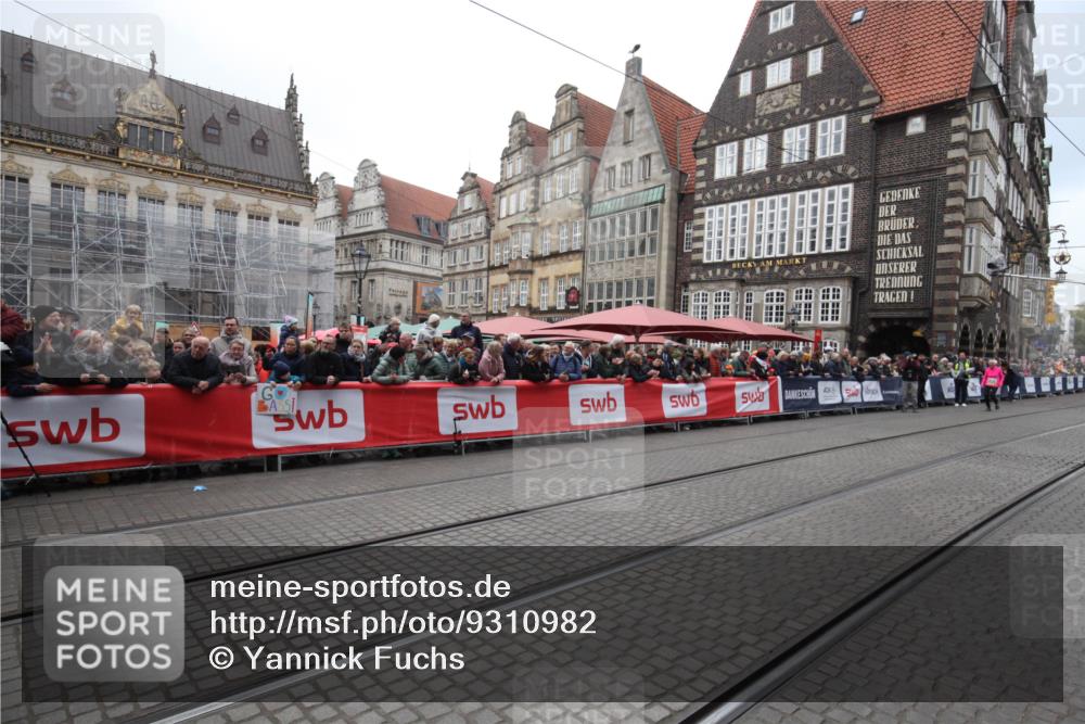 05.10.2025 - 20. swb-Marathon Bremen Yannick Fuchs http://msf.ph/oto/9310982 05.10.2025 11:25:37 Ziel  meine-sportfotos.de