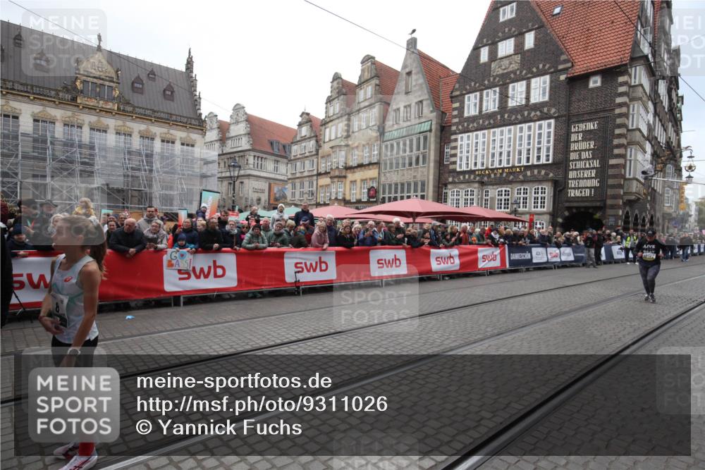 05.10.2025 - 20. swb-Marathon Bremen Yannick Fuchs http://msf.ph/oto/9311026 05.10.2025 11:25:50 Ziel 10184 meine-sportfotos.de
