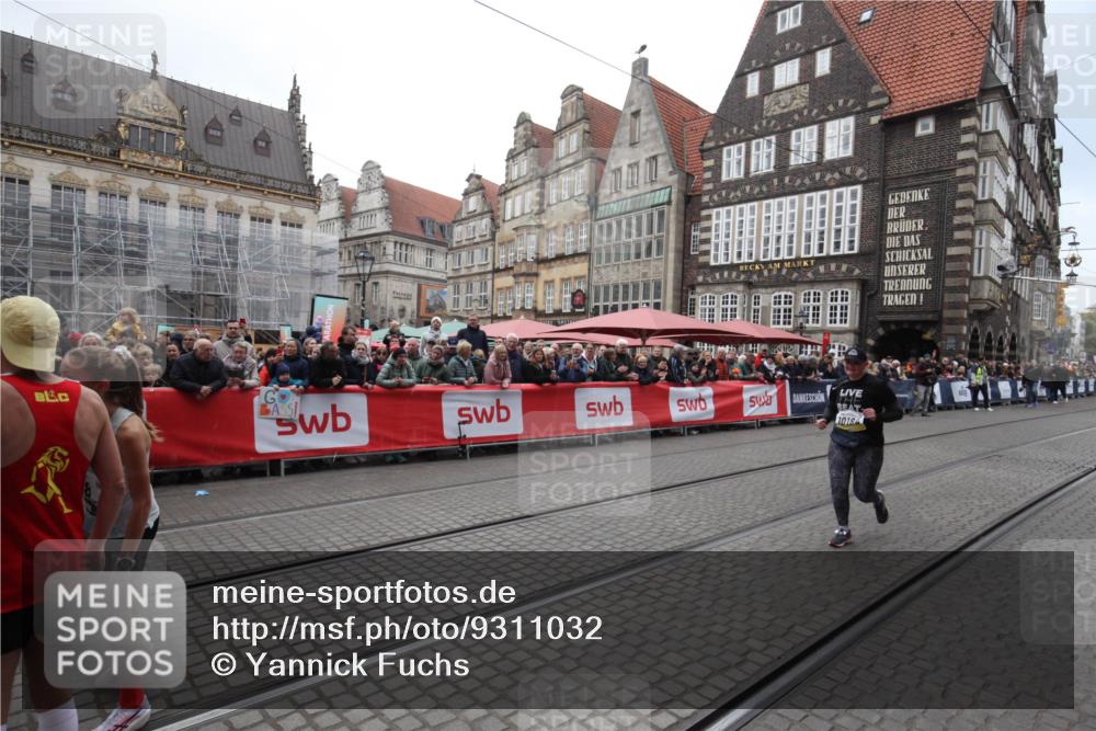 05.10.2025 - 20. swb-Marathon Bremen Yannick Fuchs http://msf.ph/oto/9311032 05.10.2025 11:25:52 Ziel 10184 meine-sportfotos.de