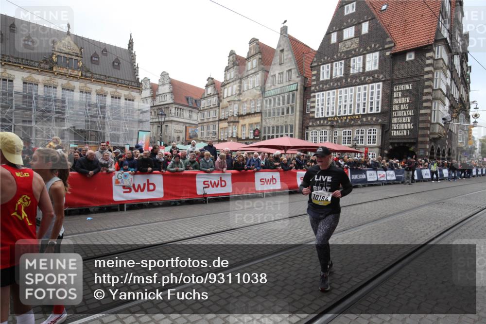 05.10.2025 - 20. swb-Marathon Bremen Yannick Fuchs http://msf.ph/oto/9311038 05.10.2025 11:25:53 Ziel 10184 meine-sportfotos.de