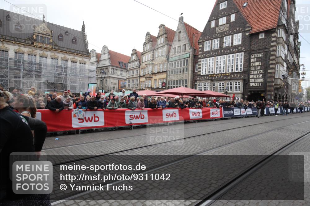 05.10.2025 - 20. swb-Marathon Bremen Yannick Fuchs http://msf.ph/oto/9311042 05.10.2025 11:25:54 Ziel 10184 meine-sportfotos.de