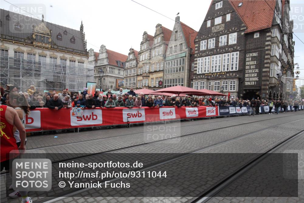 05.10.2025 - 20. swb-Marathon Bremen Yannick Fuchs http://msf.ph/oto/9311044 05.10.2025 11:25:55 Ziel 10184 meine-sportfotos.de