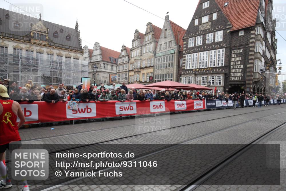 05.10.2025 - 20. swb-Marathon Bremen Yannick Fuchs http://msf.ph/oto/9311046 05.10.2025 11:25:56 Ziel  meine-sportfotos.de
