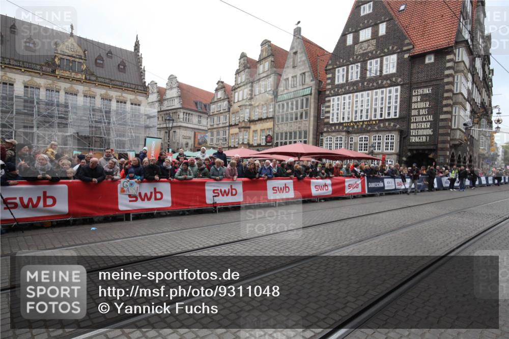 05.10.2025 - 20. swb-Marathon Bremen Yannick Fuchs http://msf.ph/oto/9311048 05.10.2025 11:25:56 Ziel  meine-sportfotos.de