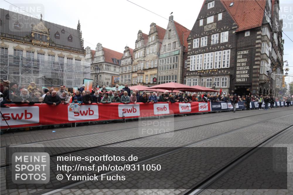 05.10.2025 - 20. swb-Marathon Bremen Yannick Fuchs http://msf.ph/oto/9311050 05.10.2025 11:25:57 Ziel  meine-sportfotos.de