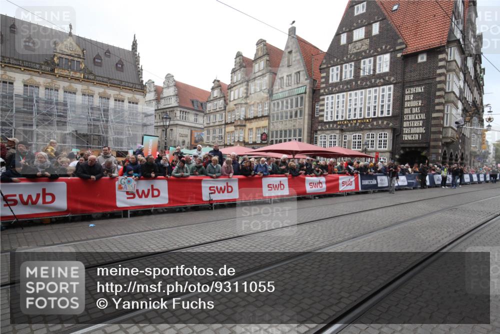 05.10.2025 - 20. swb-Marathon Bremen Yannick Fuchs http://msf.ph/oto/9311055 05.10.2025 11:25:58 Ziel  meine-sportfotos.de