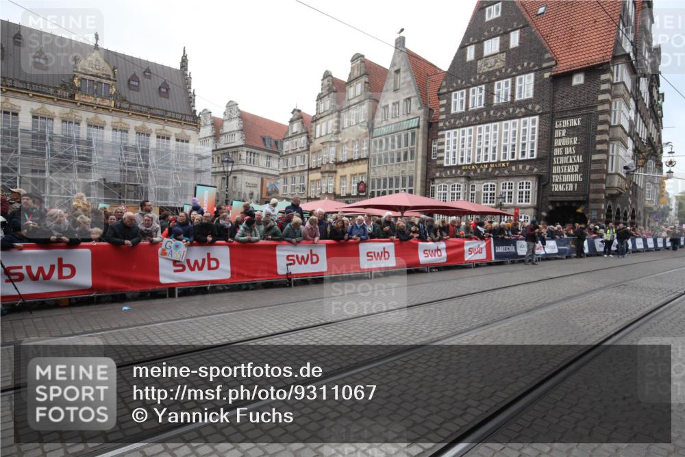 05.10.2025 - 20. swb-Marathon Bremen Yannick Fuchs http://msf.ph/oto/9311067 05.10.2025 11:26:02 Ziel  meine-sportfotos.de