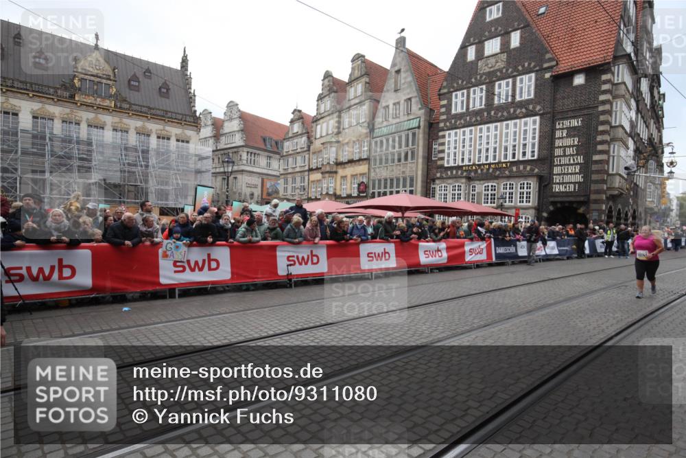 05.10.2025 - 20. swb-Marathon Bremen Yannick Fuchs http://msf.ph/oto/9311080 05.10.2025 11:26:06 Ziel 10144 meine-sportfotos.de