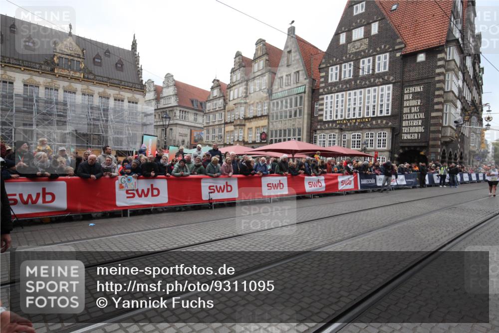 05.10.2025 - 20. swb-Marathon Bremen Yannick Fuchs http://msf.ph/oto/9311095 05.10.2025 11:26:11 Ziel 10144 meine-sportfotos.de