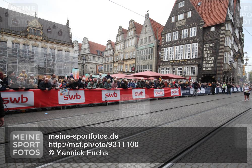 05.10.2025 - 20. swb-Marathon Bremen Yannick Fuchs http://msf.ph/oto/9311100 05.10.2025 11:26:12 Ziel  meine-sportfotos.de