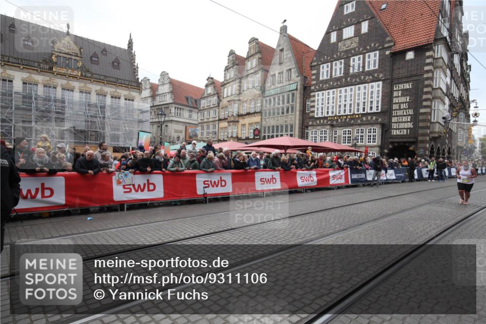 05.10.2025 - 20. swb-Marathon Bremen Yannick Fuchs http://msf.ph/oto/9311106 05.10.2025 11:26:14 Ziel 10373 meine-sportfotos.de